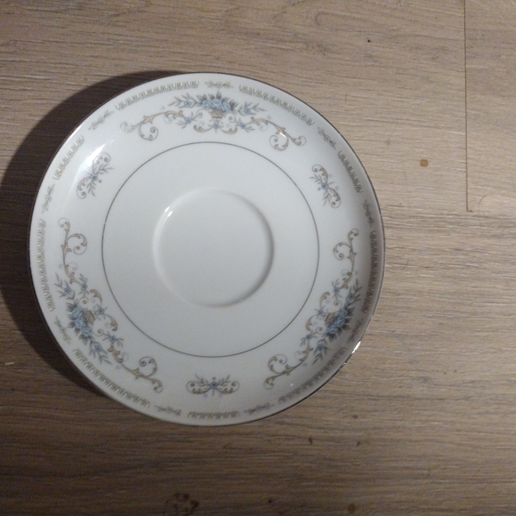 Fine China - Picture 3 of 3